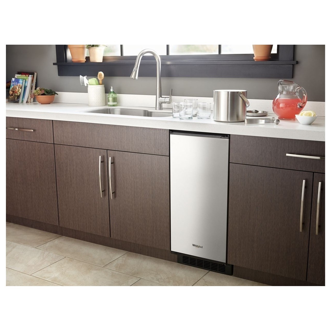 Whirlpool WUI75X15HZ 15inch Icemaker with Clear Ice Technology